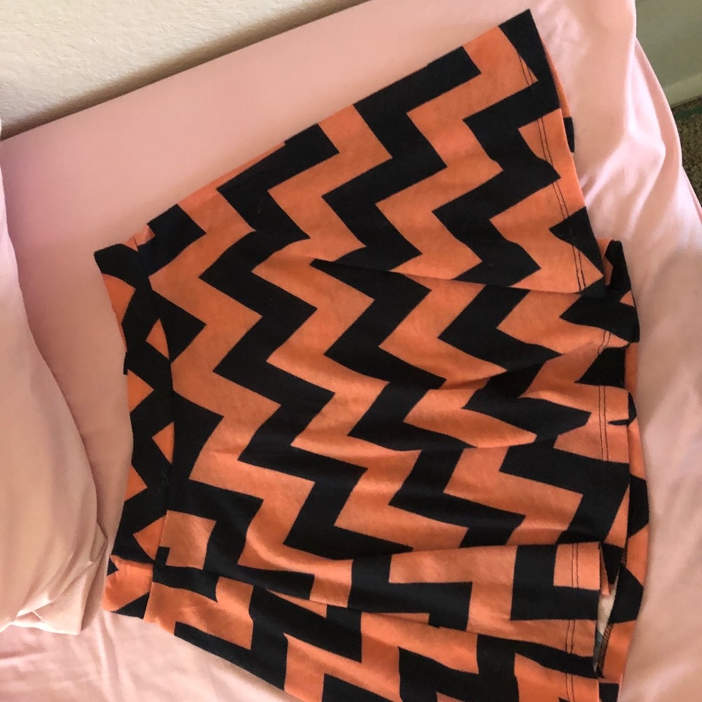 ⚡️Rue 21 orange and black skirt